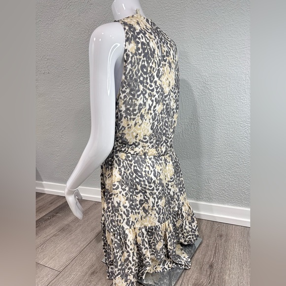 Joie - Grey & Beige Leopard Print Silk Shift Dress W/ Belt - Picture 6 of 10